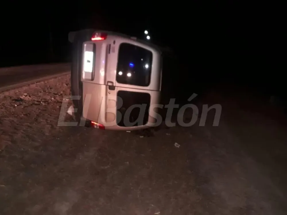 Un joven se salvó de milagro tras protagonizar un vuelco en 25 de Mayo