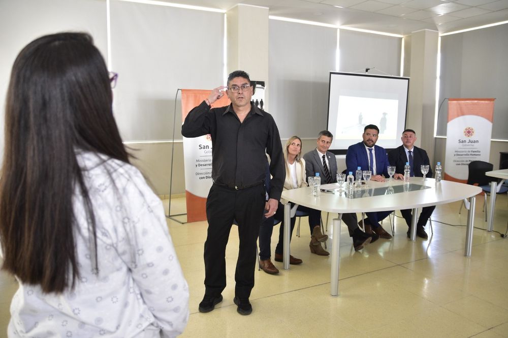 Se viene un nuevo curso gratuito de Lengua de Señas Argentina, del Ministerio de Familia.
