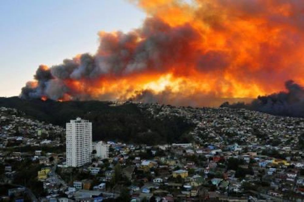 Al menos 19 personas murieron por los incendios forestales en Chile