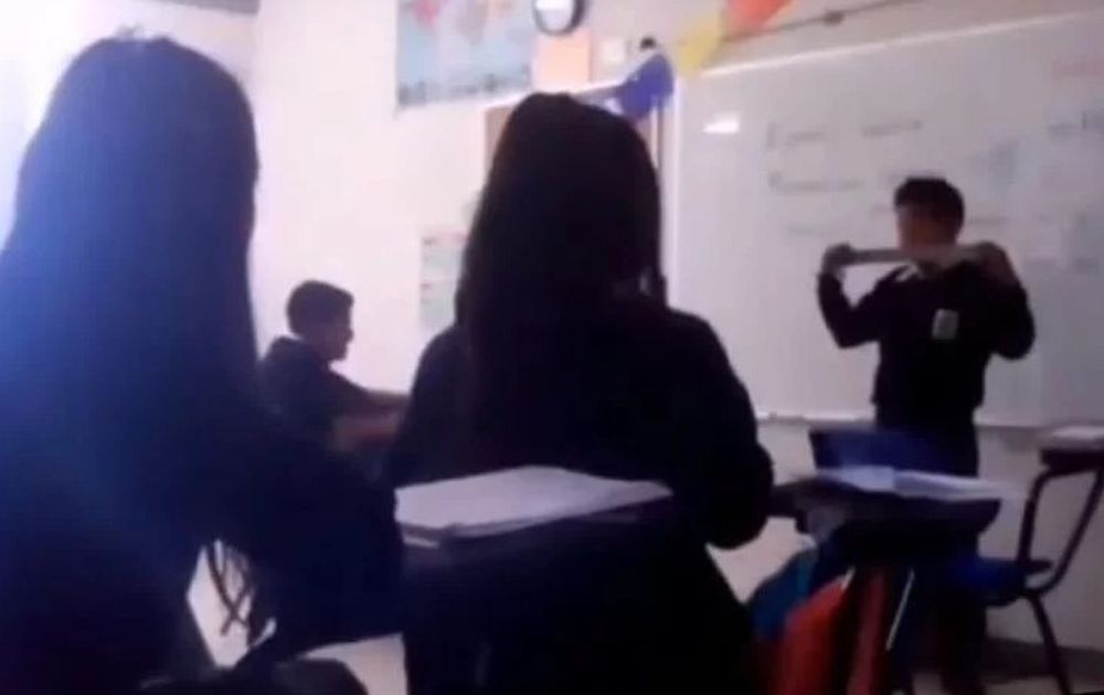 El indignante castigo de un docente a un alumno