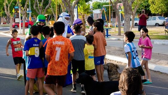 ESPERADOS. Todos los años los Reyes Magos visitan distintos sectores en el departamento Santa Lucía para llevarles alegría y regalos a todos los chicos.