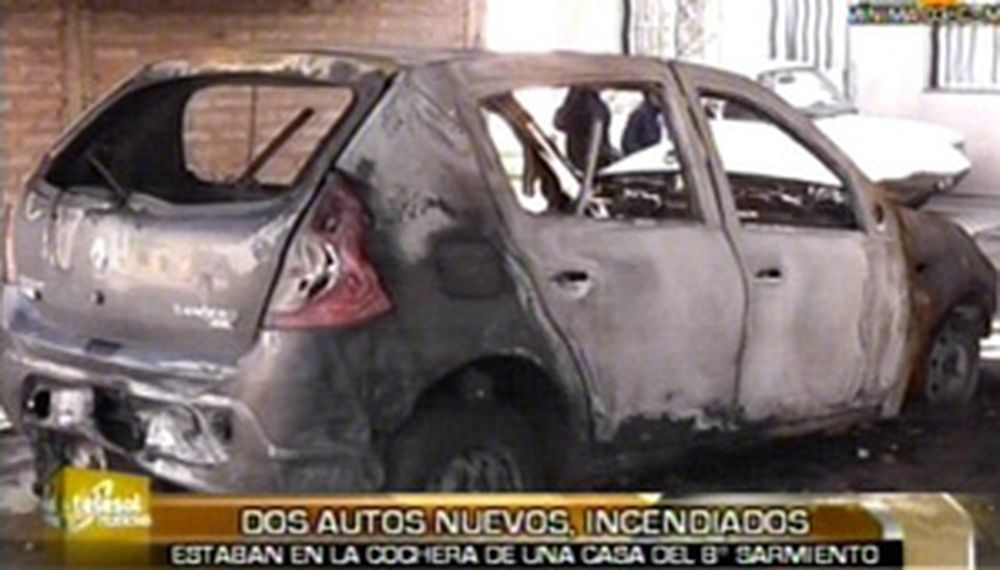 Autos incendiados: no descartan que haya sido intencional