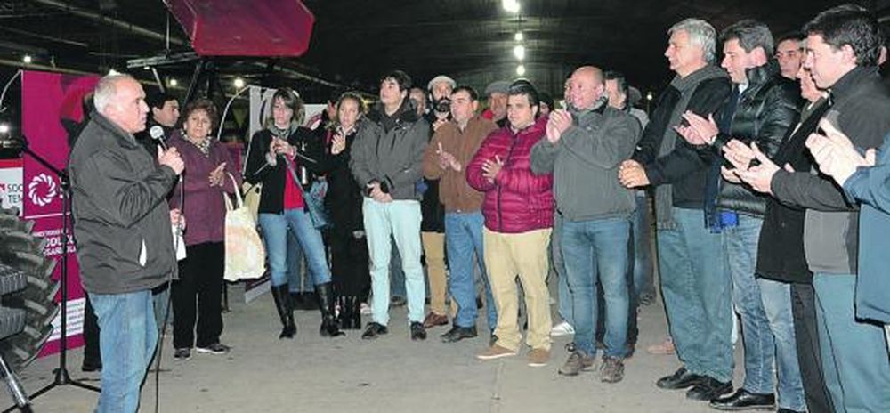 Maquinaria agrícola y el goteo, pilares del apoyo a chacareros