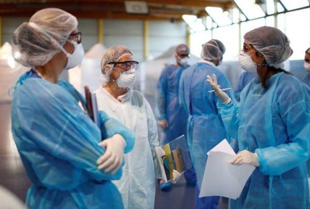 España: 950 personas murieron en el último día y ya suman 10.003 decesos