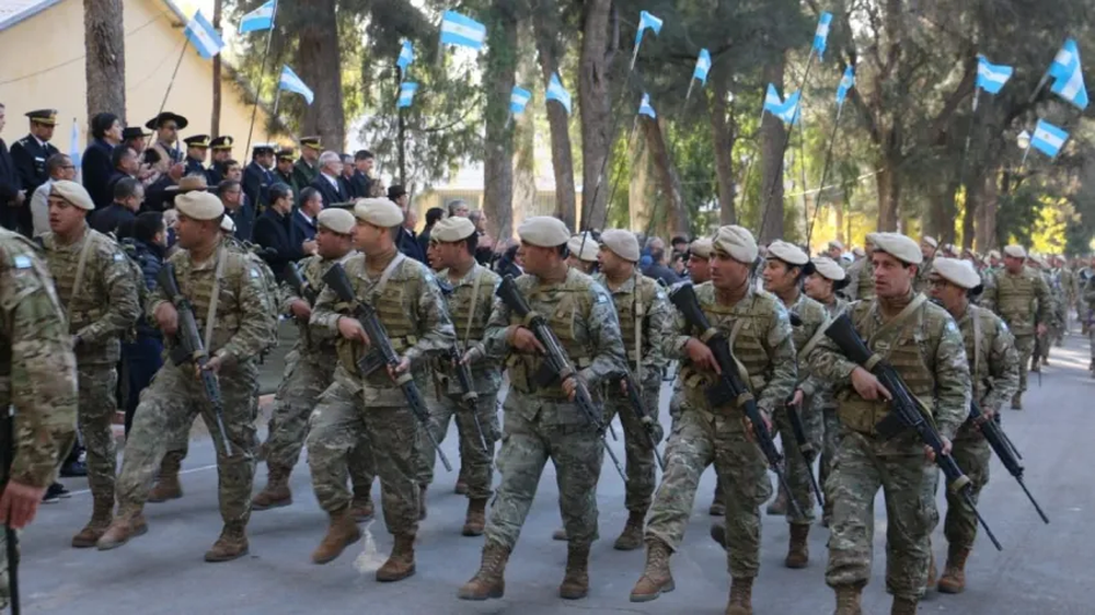 El Ejército Argentino ofrece tecnicaturas con internado y formación integral para jóvenes.