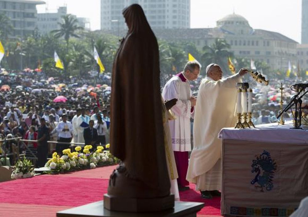Multitudinaria canonización