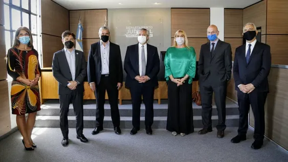 Alberto Fernández: “No preguntamos la ideología de la vacuna, sólo si salva vidas”