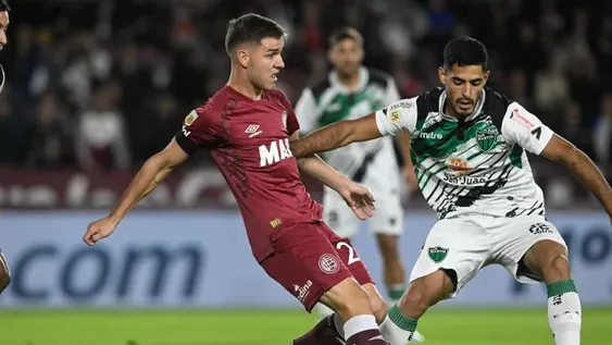 Presión. Jaurena intenta frenar la salida de Marcich en el primer tiempo. San Martín era más pero no lo tradujo en la red y eso le terminó pasando factura, cayendo en Lanús.