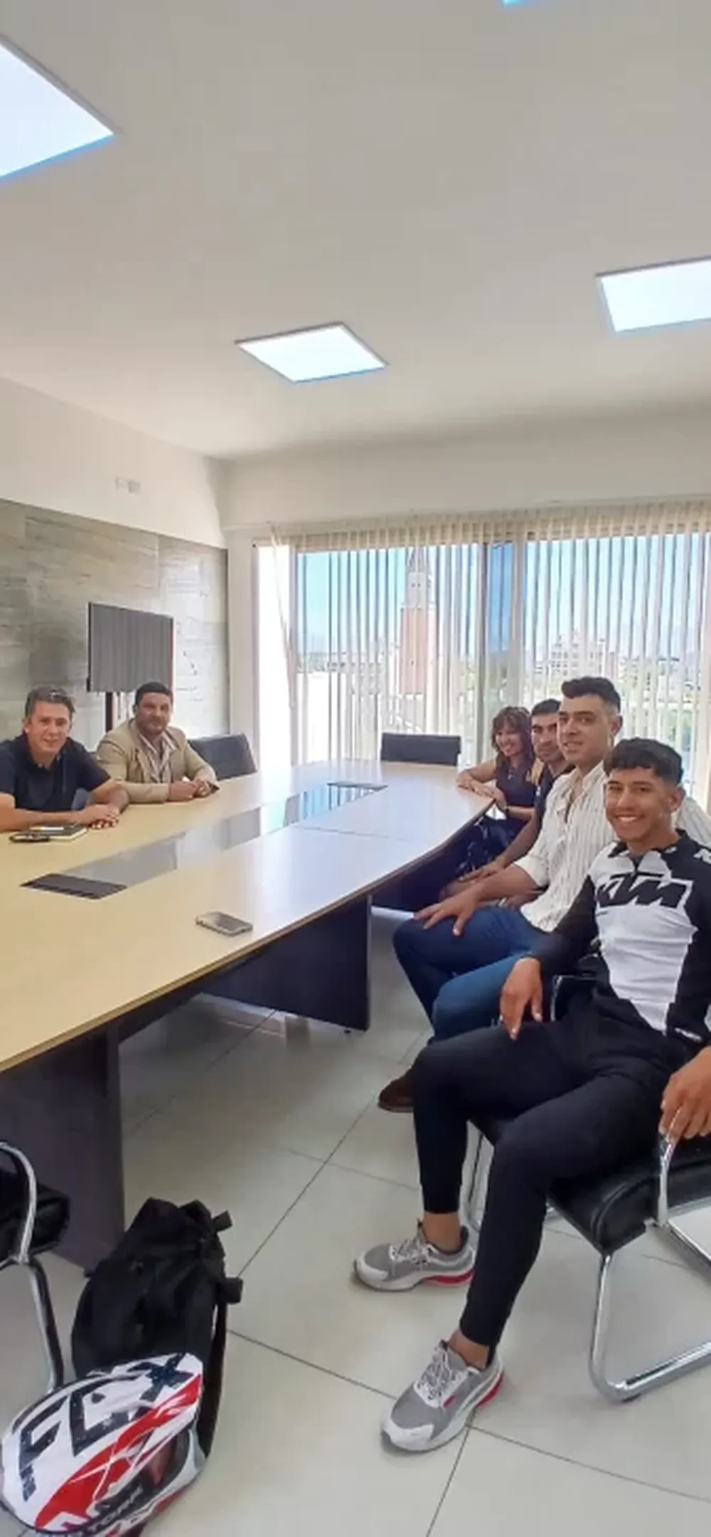 Reunión. En Deportes, se terminó la polémica por el uso del Velódromo Chancay.