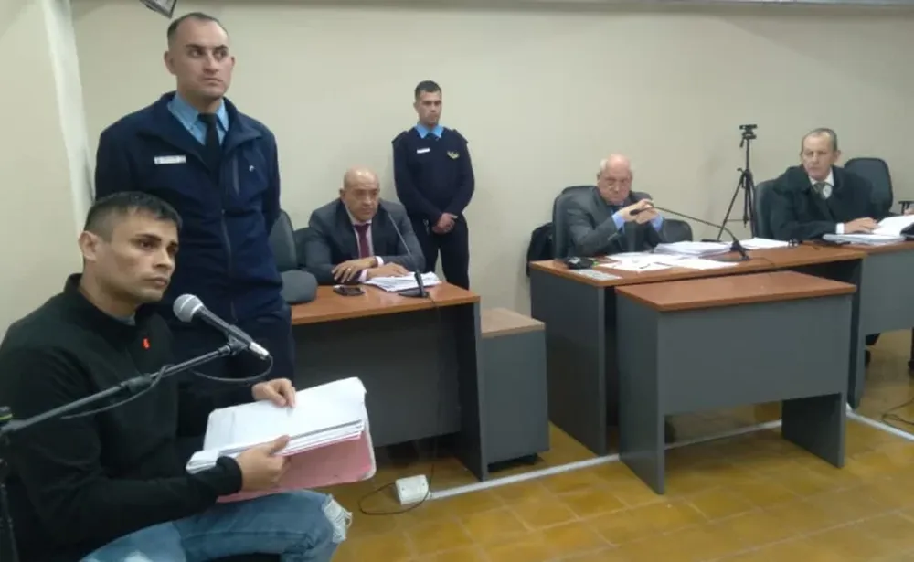 PEDRO EZEQUIEL IVÁN  SAITTA (izquierda) ya fue condenado a 14 años por homicidio en Mar del Plata. En San Juan registra dos castigos más por delitos menores y hoy podría recibir otra.