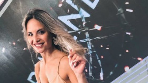 Valentina Blason, la conductora de Canal 26 que no usa corpiño en TV y ¿abajo nada?