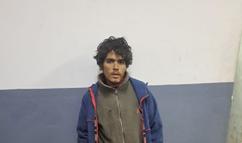 En el Barrio Aramburu: robó una manguera de una casa junto a un menor y terminó detenido