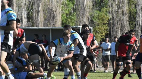 Victoria. Universitario tuvo el resto final para definir ante Huazihul.