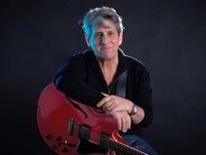 Roque Narvaja repasará sus grandes hits y desgranará su último álbum, Mar de la tranquilidad. Roque Narvaja repasará sus grandes hits y desgranará su último álbum, Mar de la tranquilidad.