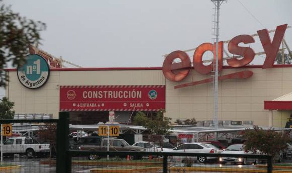 Le roban a dos españoles que trabajan en la ruta 150