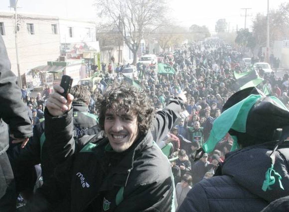 Grabinski se queda y llega Saavedra