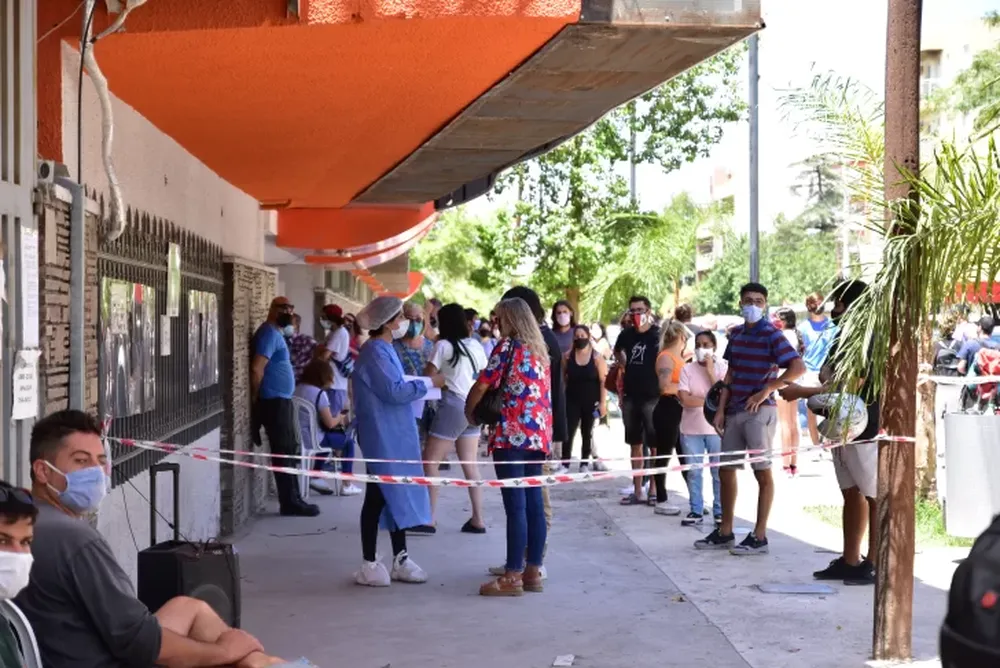 Reportaron seis muertes y otros 302 contagios de coronavirus en San Juan