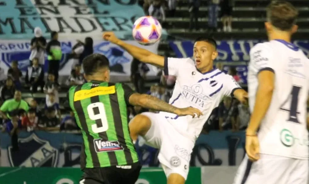 Con la mira en los tocados