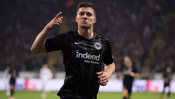 Luka Jovic es el primer refuerzo de Real Madrid