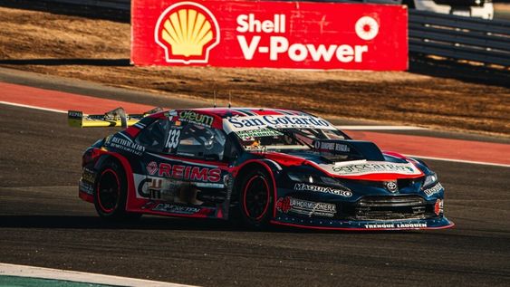 Primero. Bernasconi llevó al Toyota a su primer triunfo en el TC Pista en el San Juan Villicum.