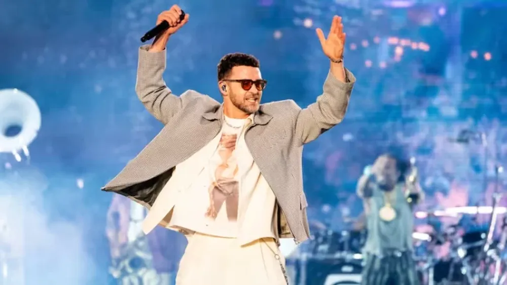 A pesar de los síntomas, decidió continuar con la gira.