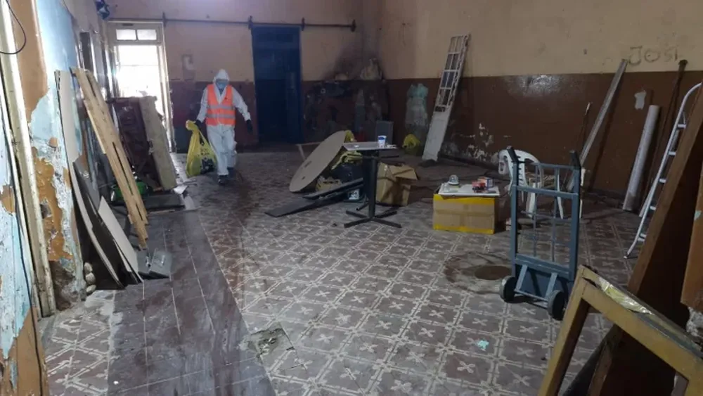 Video: así es por dentro la “casa del terror” de avenida Rawson tras años de abandono