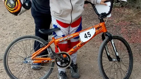 Golpearon a un niño de 12 años para robarle la bicicleta que tenía sólo hace dos semanas
