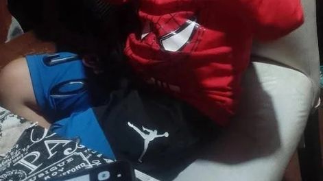 El menor murió poco después en el hospital.