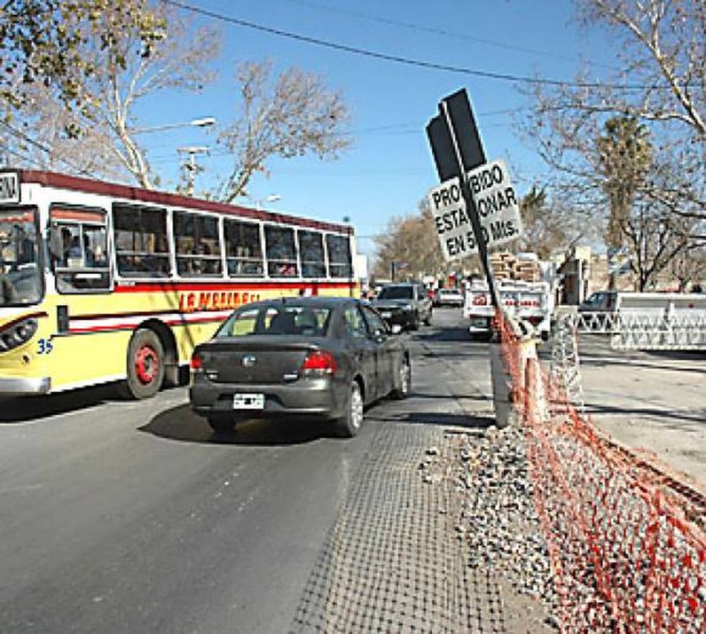 Los 5 problemas de vivir con la calle abierta