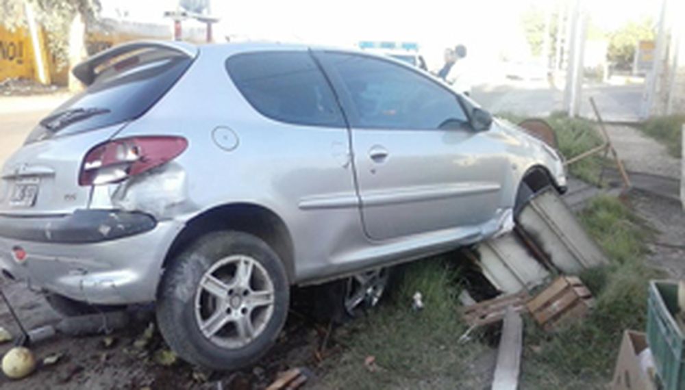 Chocó una verdulería y un parripollo