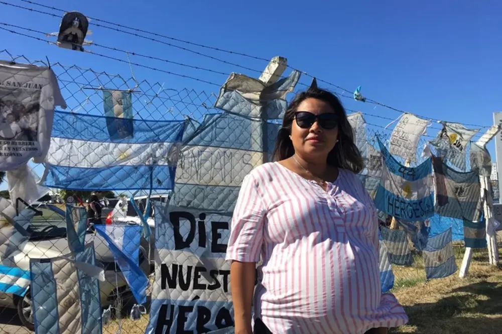 Tres meses de angustia para la esposa embarazada de un tripulante del ARA San Juan