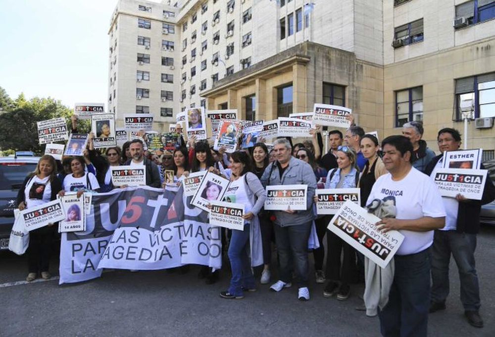 Sobrevivientes y familiares de víctimas de tragedia de Once pidieron Justicia en 11º aniversario