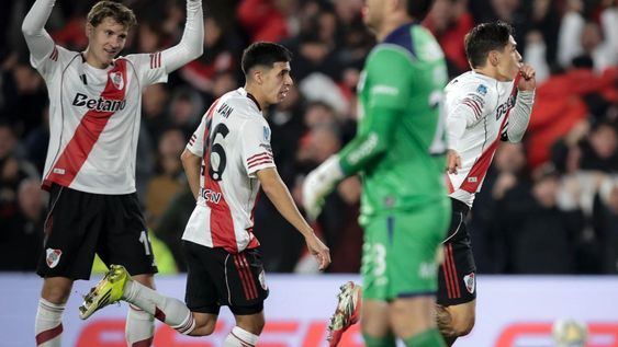 Goleador. Martínez Quarta ya hizo lo suyo y liquidó a Gimnasia. River se juega todo este sábado en el Monumental. Goleador. Martínez Quarta ya hizo lo suyo y liquidó a Gimnasia. River se juega todo este sábado en el Monumental.
