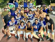 Alegría. Caucete se vistió de fiesta con la conquista de la UDC en la Copa de Clubes Campeones. Alegría. Caucete se vistió de fiesta con la conquista de la UDC en la Copa de Clubes Campeones.