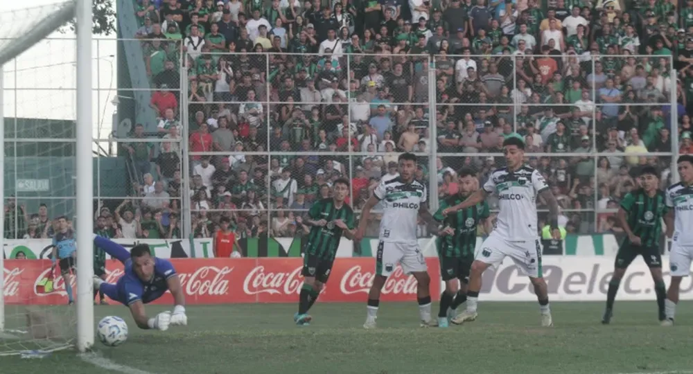 Fiesta. En Concepción, el sueño está más vivo que nunca. San Martín es finalista y buscará el regreso a Primera contra el Lobo mendocino.
