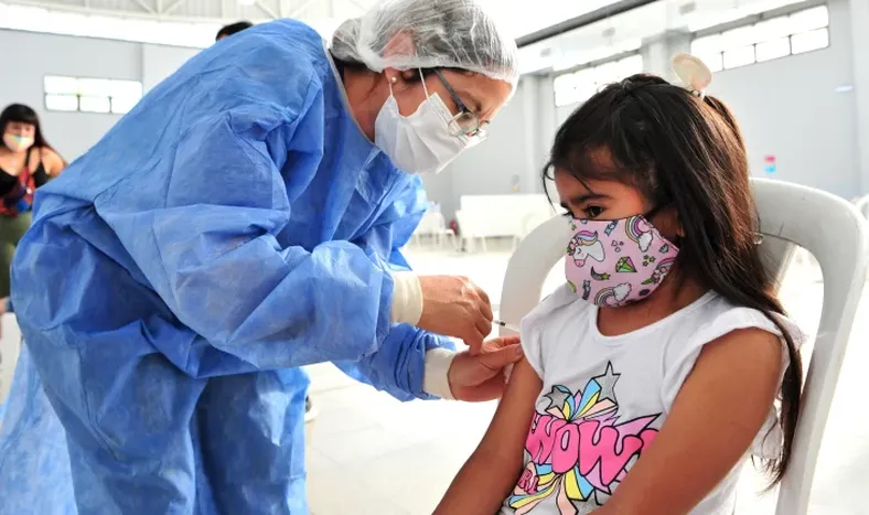 La Sociedad de Pediatría pidió vacunar a los niños para “salir de la pandemia”