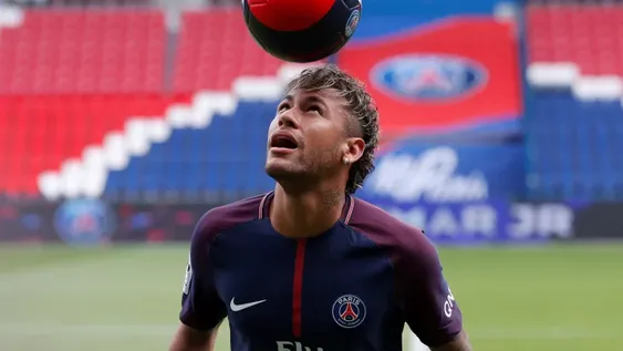 Neymar fue presentado en el PSG: “Quería un desafío más grande”