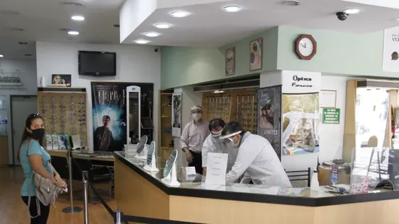 Casi cero venta en el comercio en el primer día de cuarentena administrada