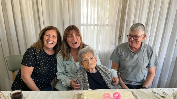 María del Carmen Nena González de Martín Romera celebra, hoy, un siglo de vida.