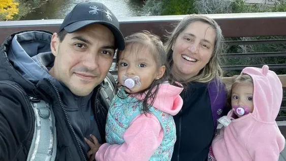 Atraídos por el avance local, vienen de EEUU para trabajar en un hospital