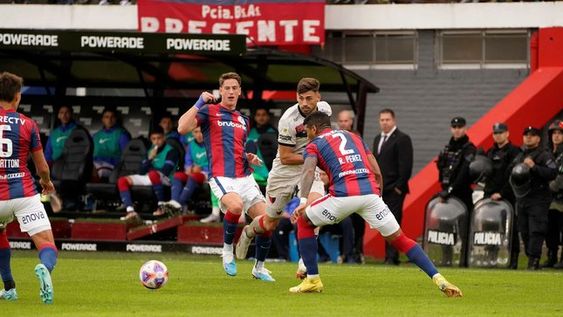 San Lorenzo empató con Colón y no pudo acercarse más al puntero River