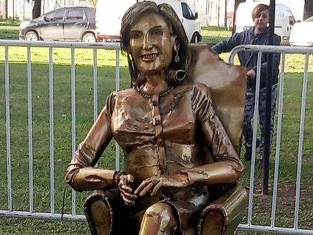 Mirtha tiene su propia estatua y generó polémica en las redes sociales: ¿qué dijo ella?