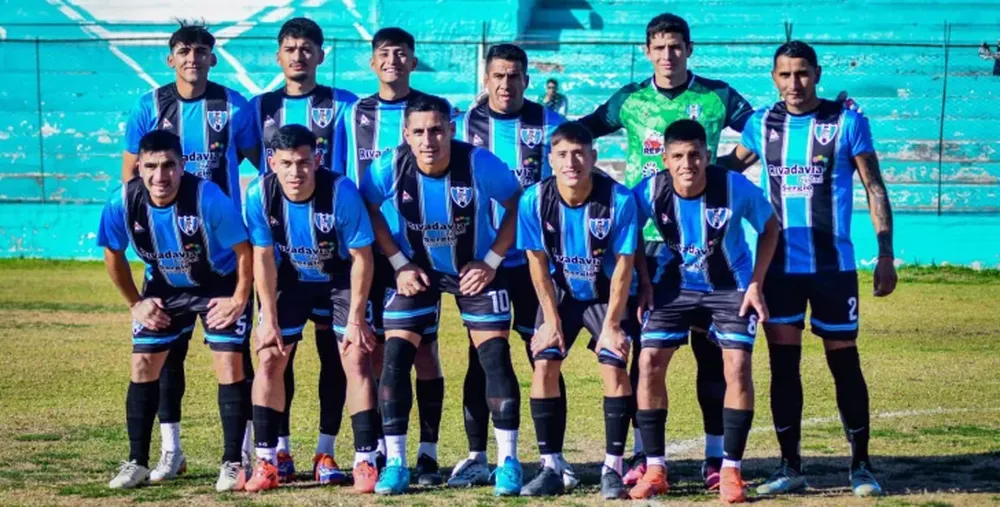 ESCOLTA. Atlético Marquesado no perdonó como local y venció a la Villa para seguirle el paso a Unión. Una semana clave para los del Oeste, que el sábado buscarán el Regional ante Desamparados.