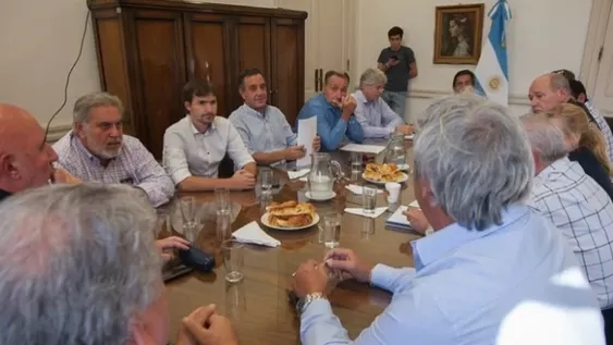 Aumentaron el salario inicial de los docentes de todo el país a 15 mil pesos