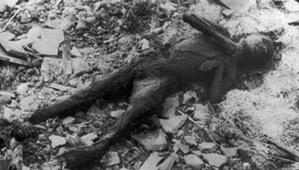 Identifican al niño de una foto icónica de Nagasaki