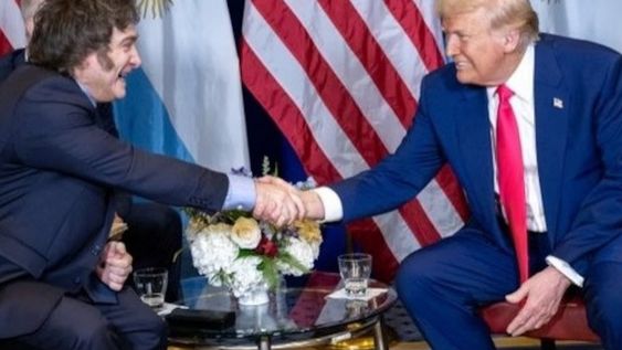 JAVIER MILEI y Donald Trump en su último encuentro, el mes pasado en la CPAC, en EEUU