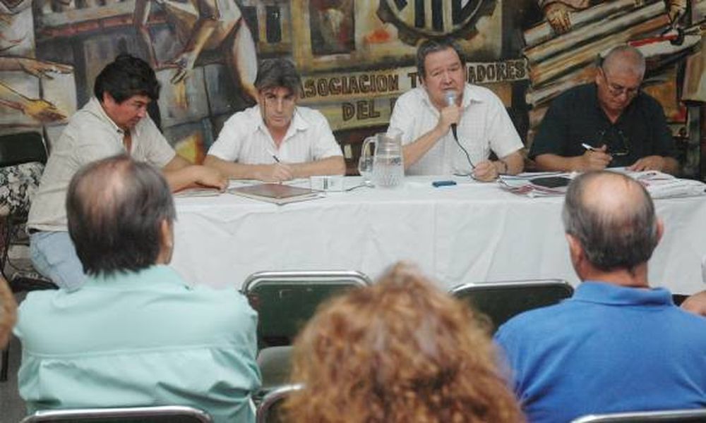 Sueldos: preparan ayuda para las municipalidades