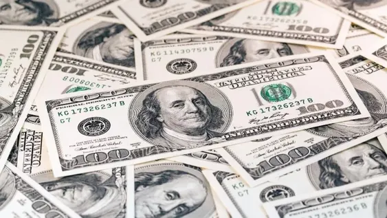 El dólar blue cerró en $78 y se acercó al “solidario”