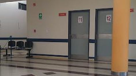 Llegó al hospital con golpes en el rostro y contó que la había atacado su pareja