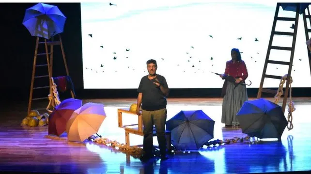 Al final de la obra, se propone una charla con el p&uacute;blico